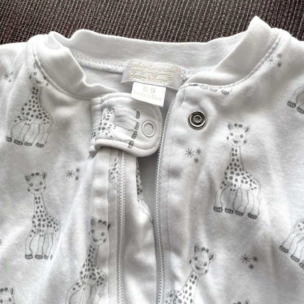Kissy kissy softie the giraffe onesie